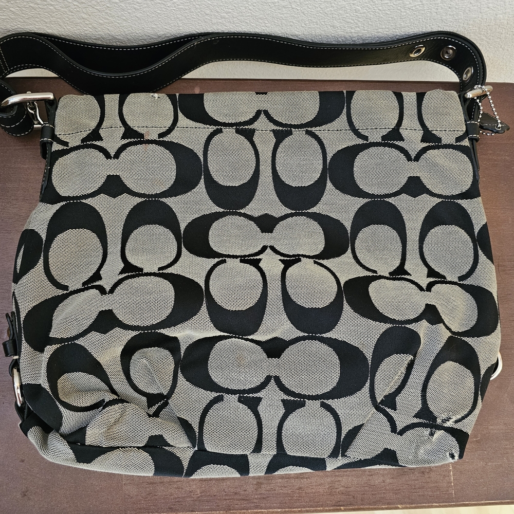 Vintage Coach Shoulder Bag. - Picture 4 of 6